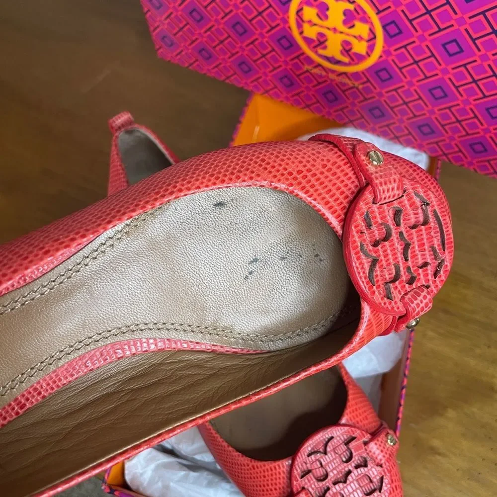Tory Burch ballet Flats, Mellon/pink. Iconic cutout detail miller